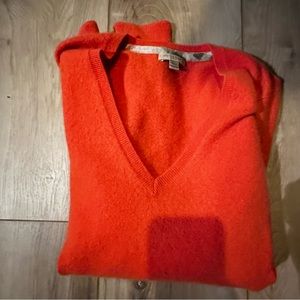 Authentic Burberry, cashmere V-neck sweater with cuffs